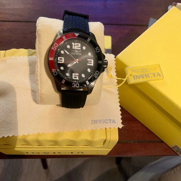 Unisex Invicta Pro Diver Watch - Never Worn main image 3